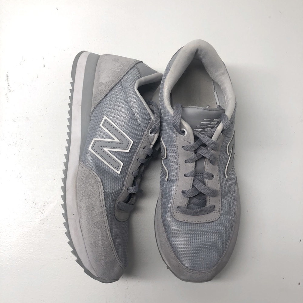 New Balance Women's 501 Sneaker (sz 9)